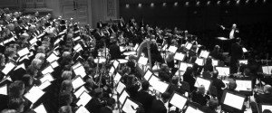 Robert Spano leading the Atlanta Symphony Orchestra in Britten's "War Requiem" at Carnegie Hall on Wednesday night, April 30, 2014.(Photo by Hiroyuki Ito/Getty Images)